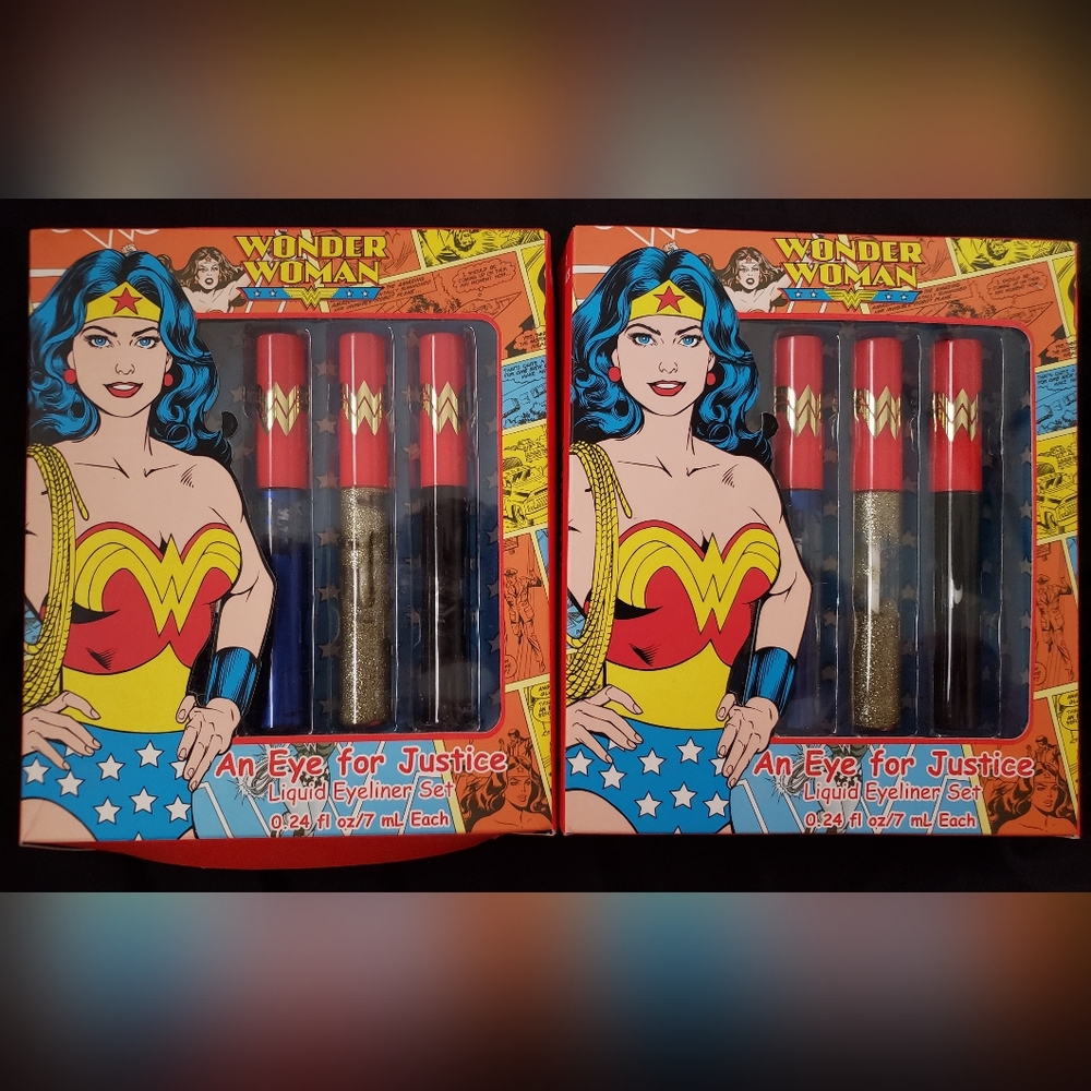 NIB Wonder Woman Liquid Eyeliner Set